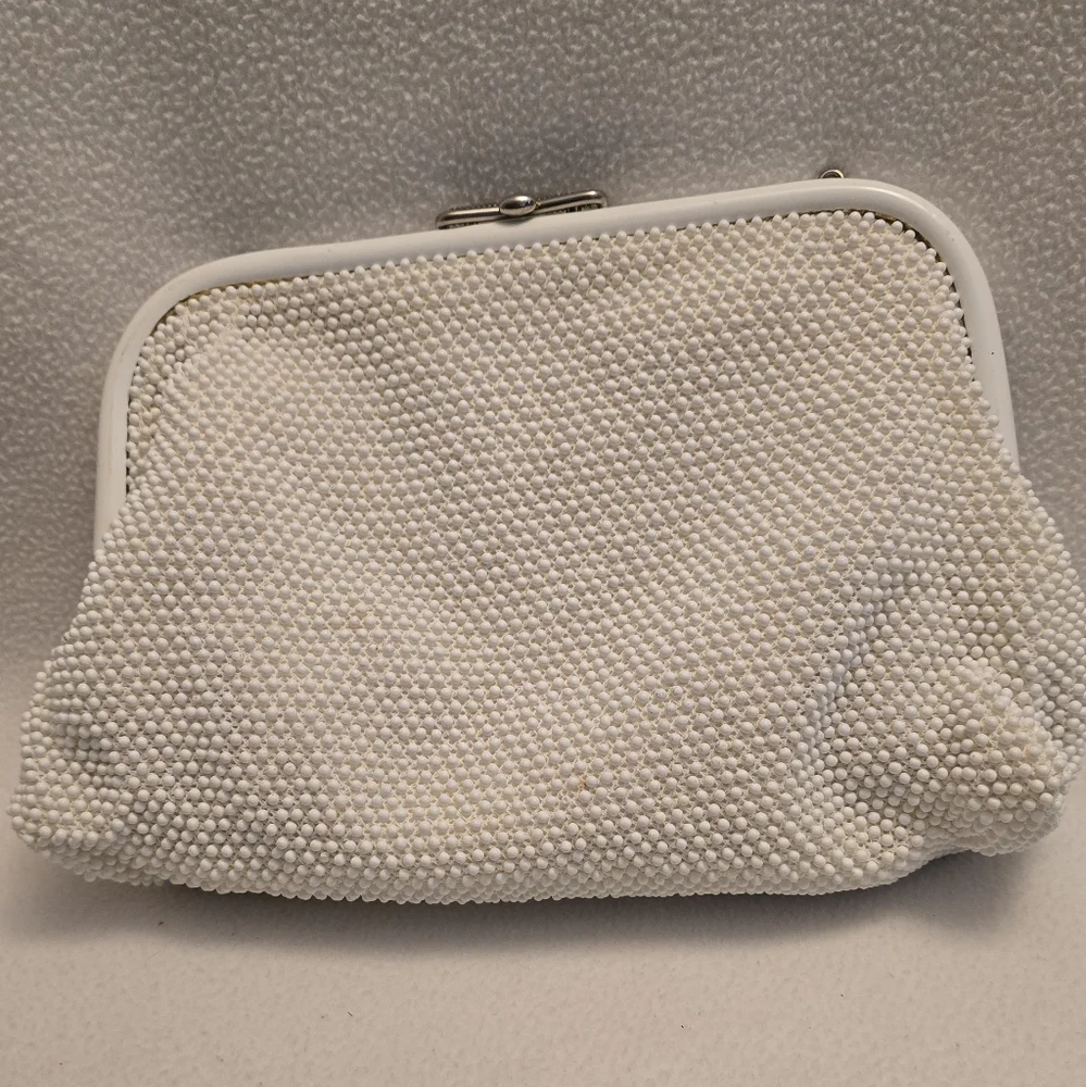 Elegant Floral Beaded Clutch